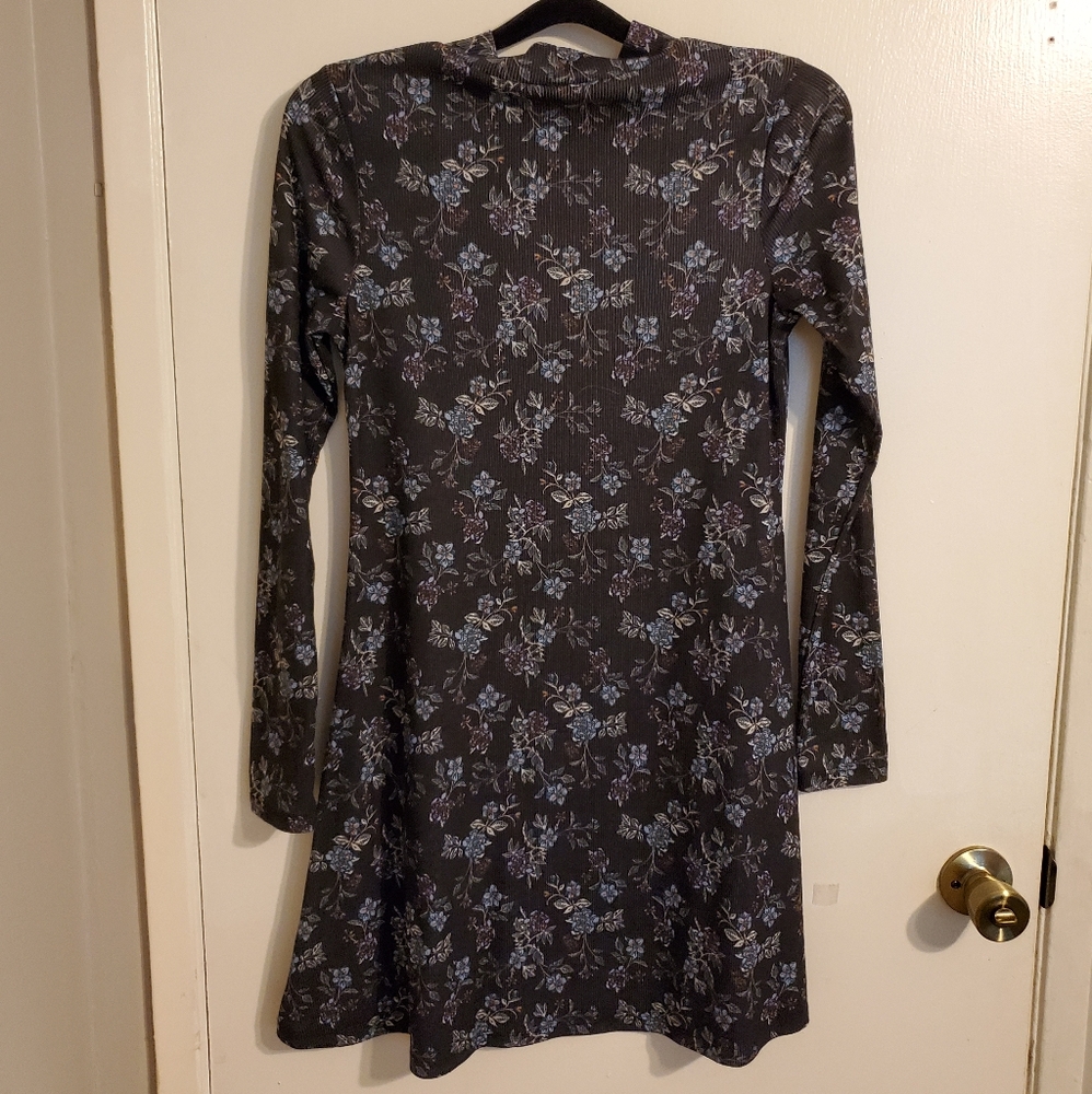 Floral Swing Dress - Picture 2 of 3